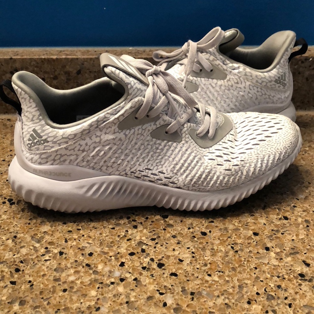 Adidas Alpha bounce grey/white size 6 1/2 men’s